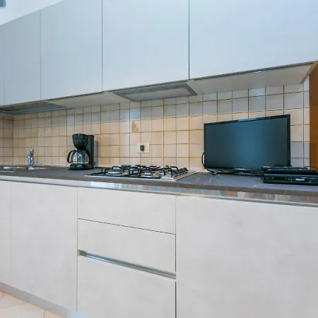 Апартаменты Guglielmo E Anna-1 By Interhome Линьяно-Саббьядоро